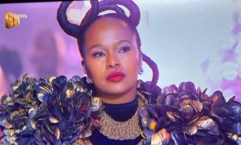 Sindi Dlathu Sweet Performance At SAFTA - Video