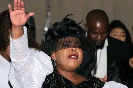 WATCH: SA reacts to Rebecca Malope falling at Zanele Mbokazi’s funeral