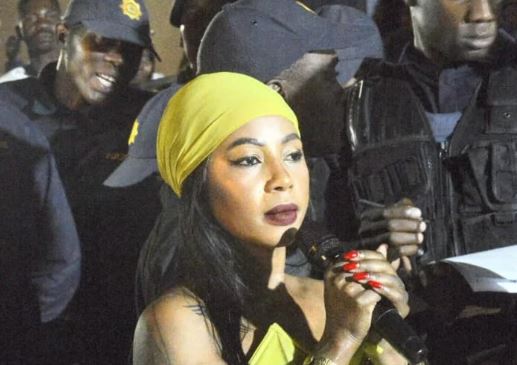 WATCH: Kelly Khumalo’s police escort drama!
